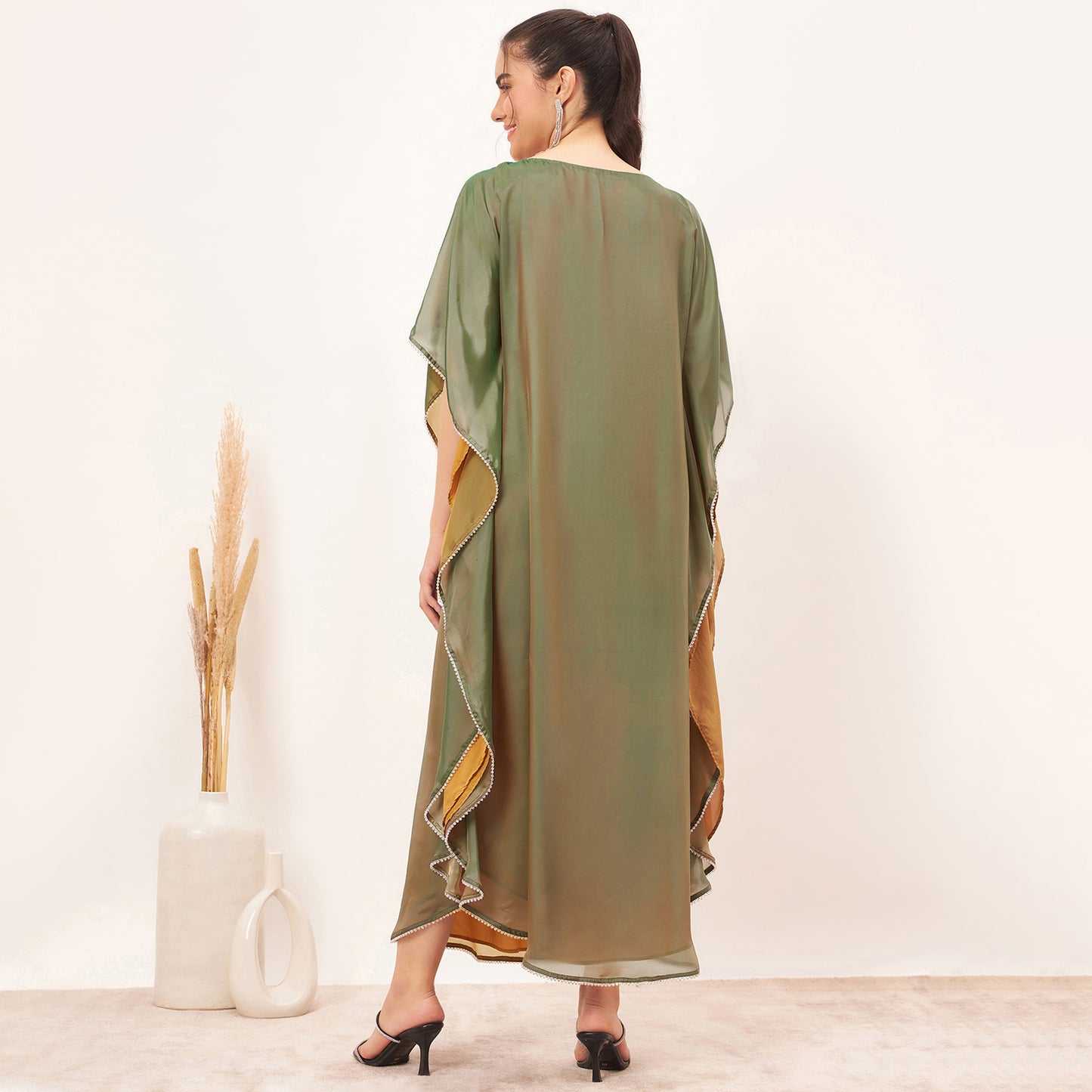 Green Crystal Embroidered Round Kaftan