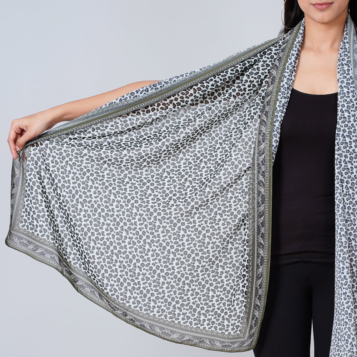 Green Leopard Print Stole