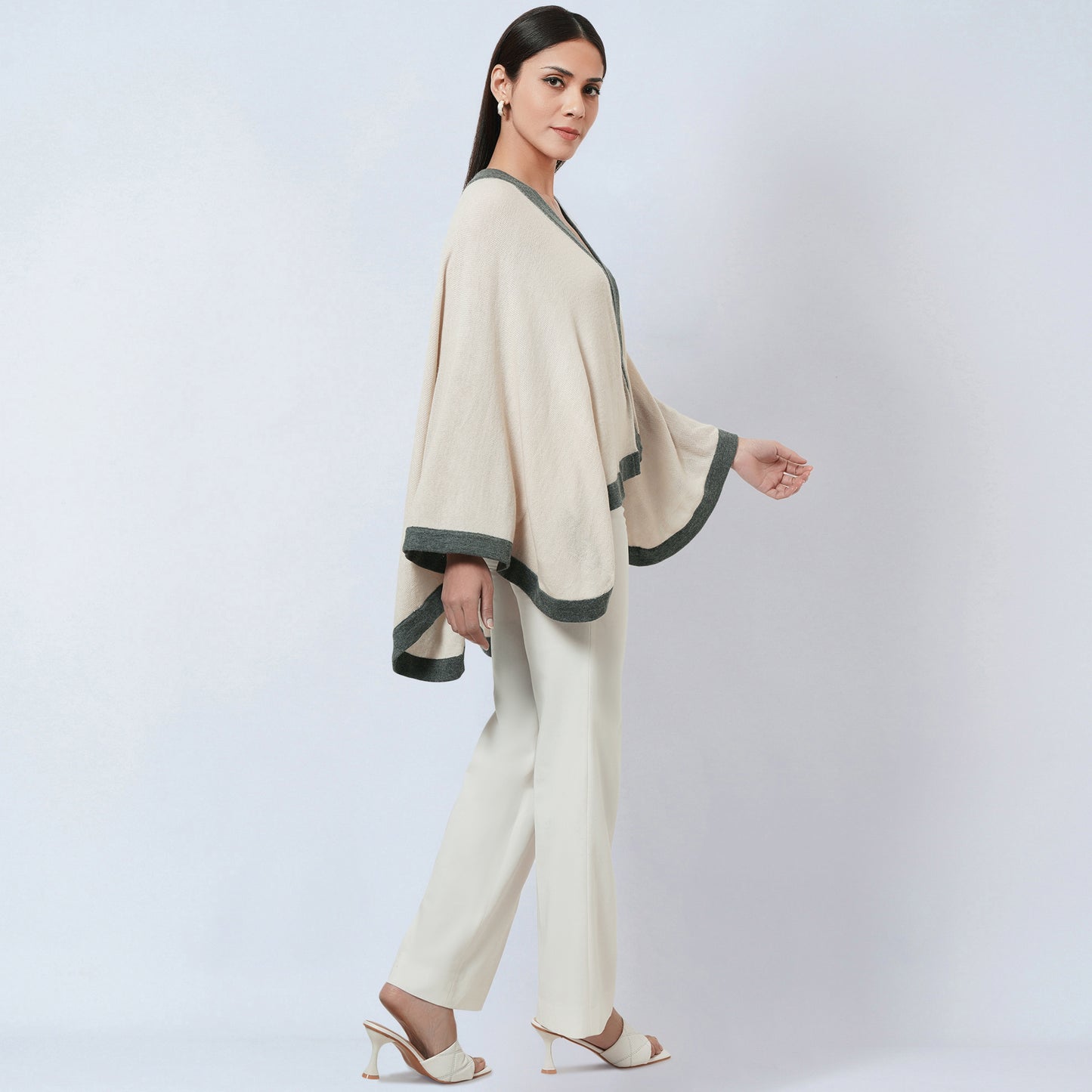 Cream and Grey Short Knitted Cashmere Cape
