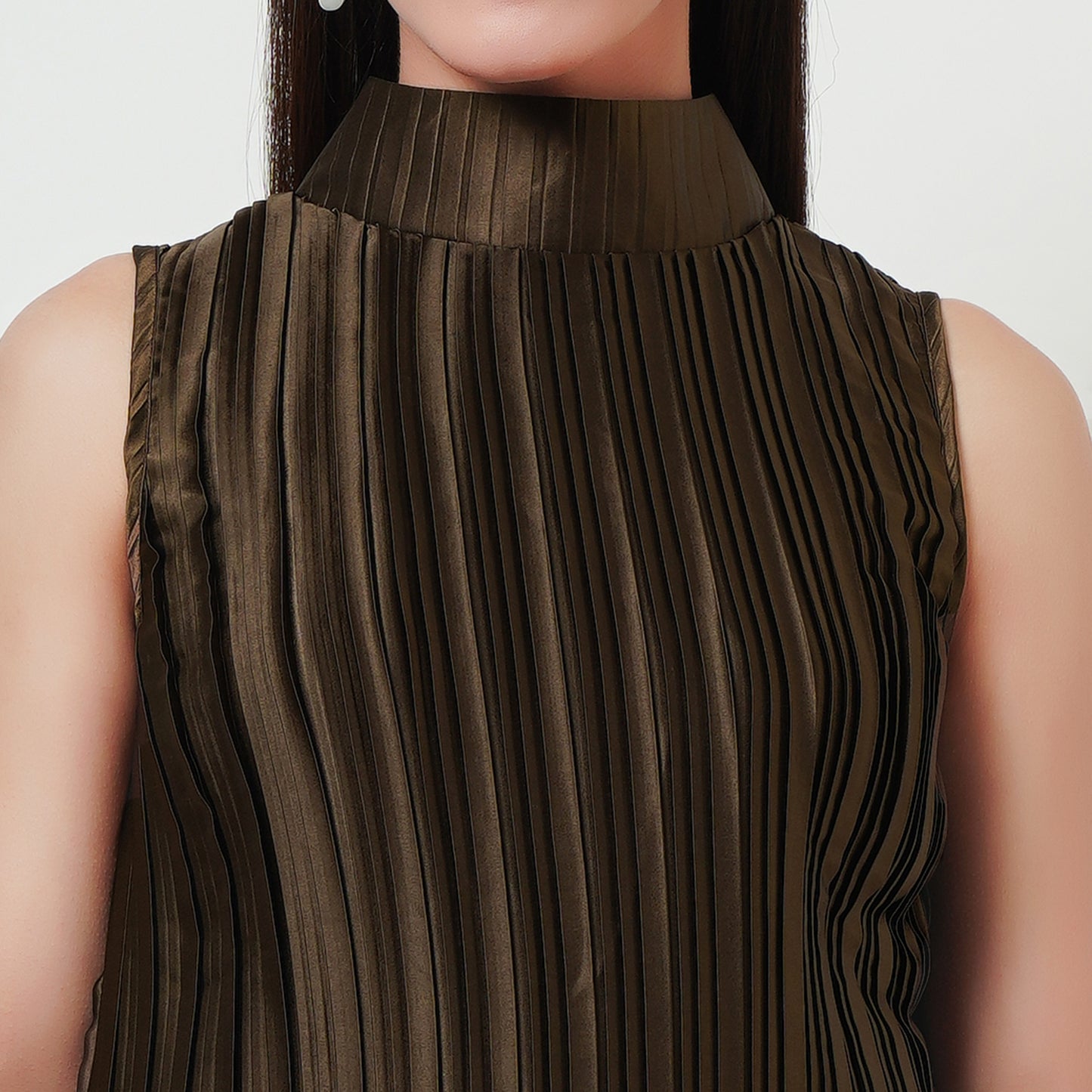 Brown Sleeveless Turtle Neck Box Pleated Top