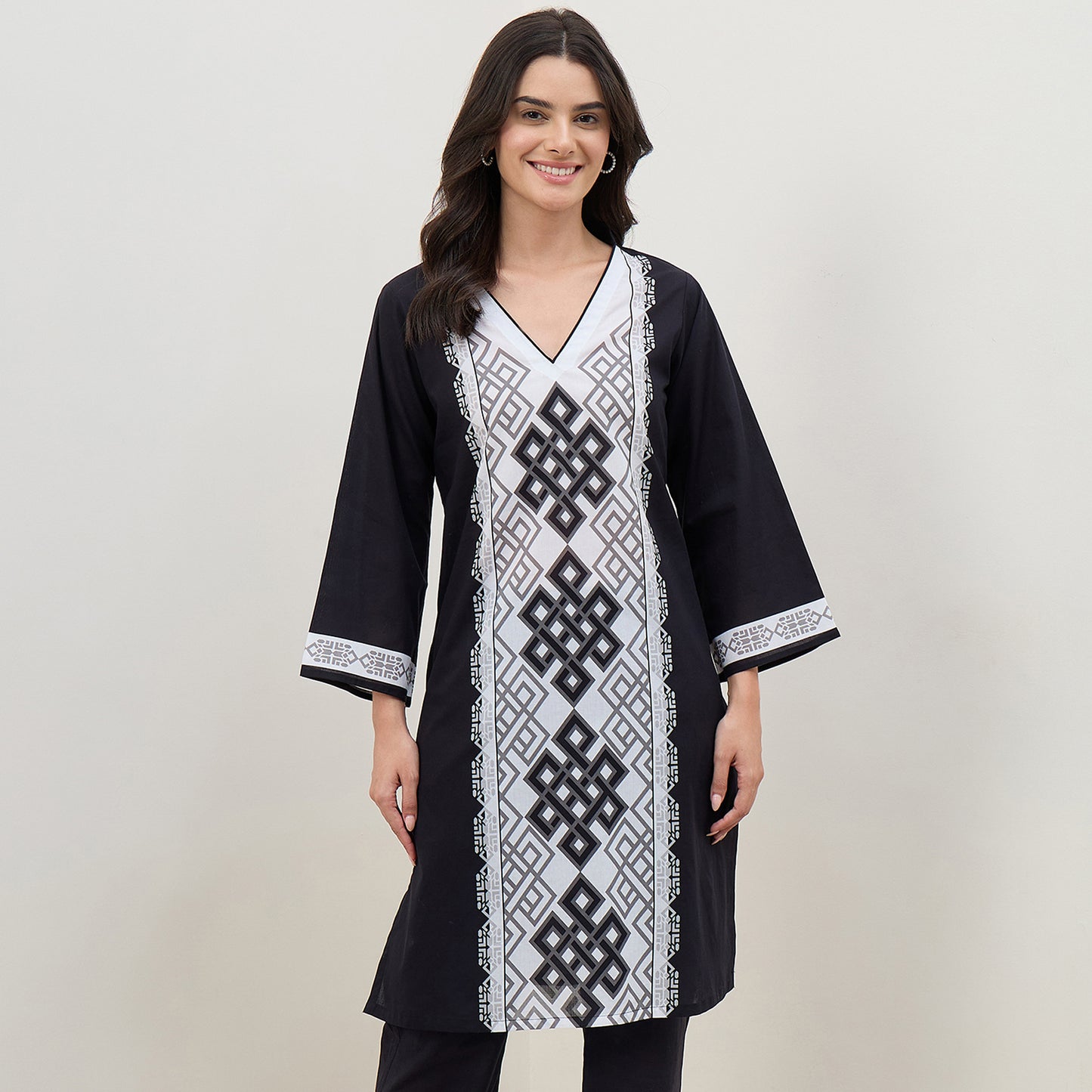 Black and White Geometric Knot Printed Kurta