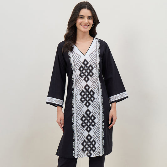 Black and White Geometric Knot Printed Kurta