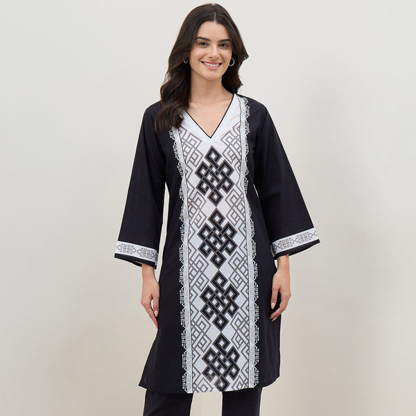Black and White Geometric Knot Printed Kurta