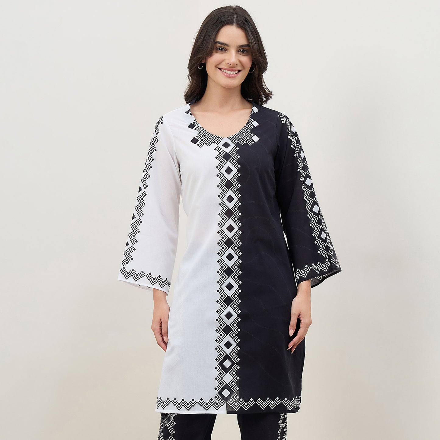 Black and White Symmetric Mosaic Printed Kurta