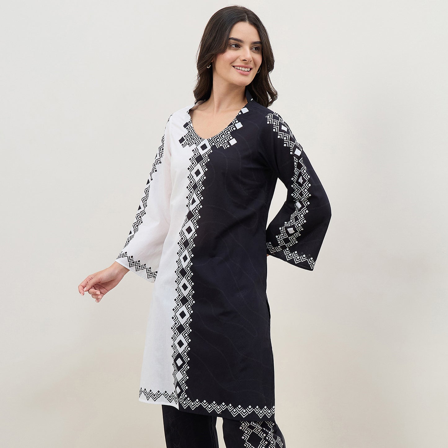 Black and White Symmetric Mosaic Printed Kurta