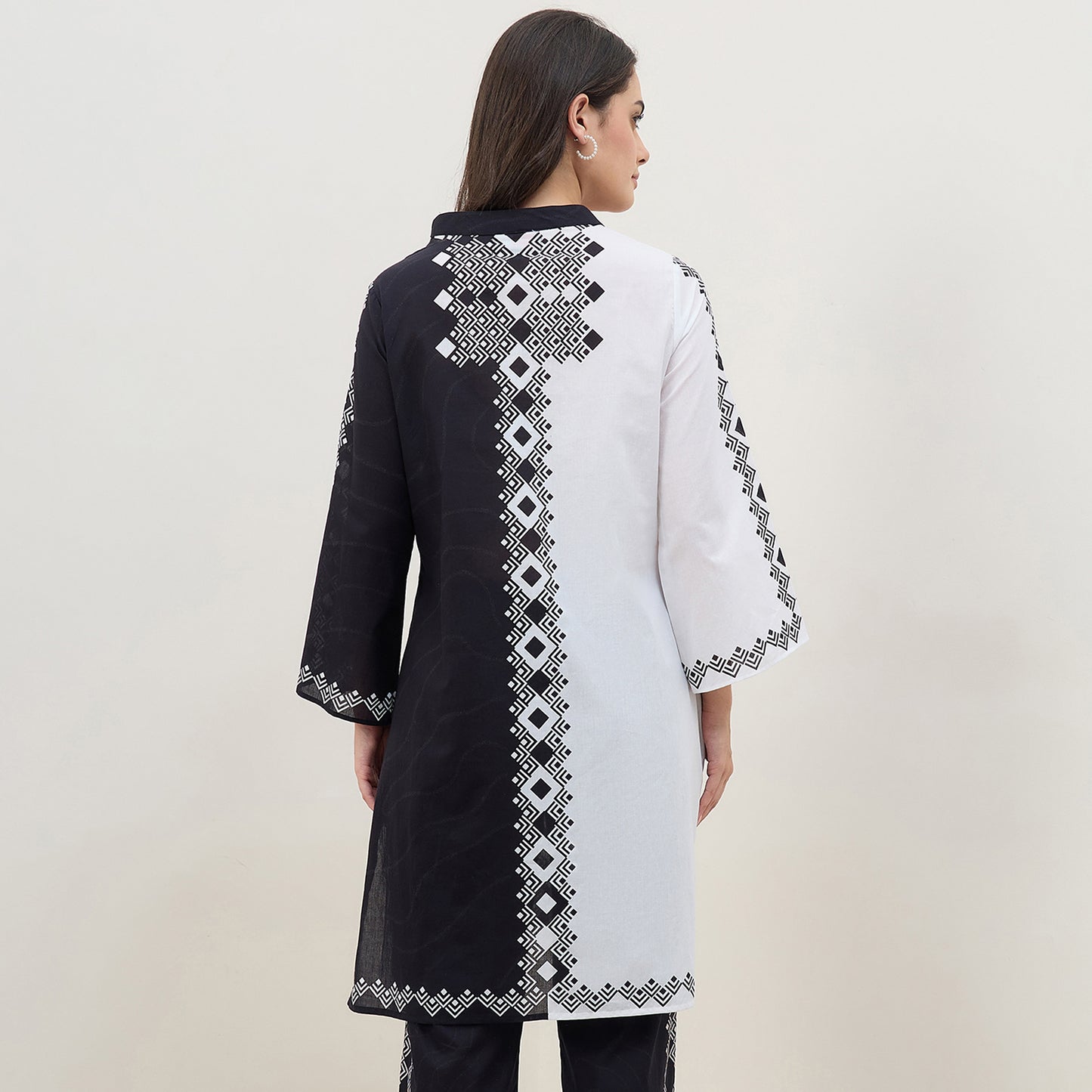 Black and White Symmetric Mosaic Printed Kurta