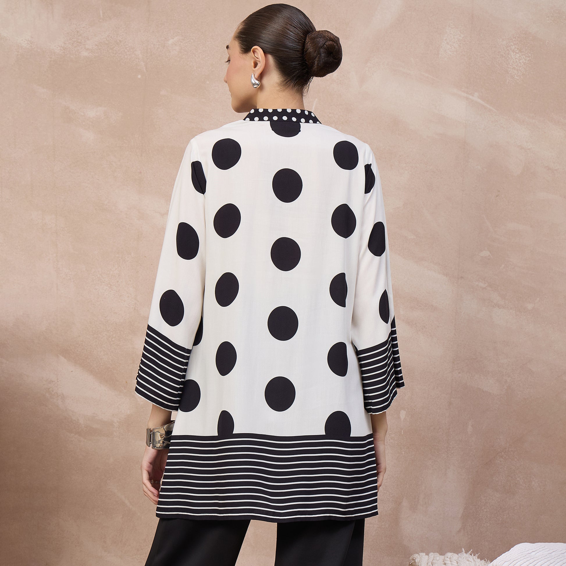 Black and White Geometric Print Kurta for Women – Viscose Rayon – Detail View | First Resort by Ramola Bachchan