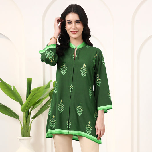 Green Geometric Print Kurta for Women – Viscose Rayon | First Resort by Ramola Bachchan