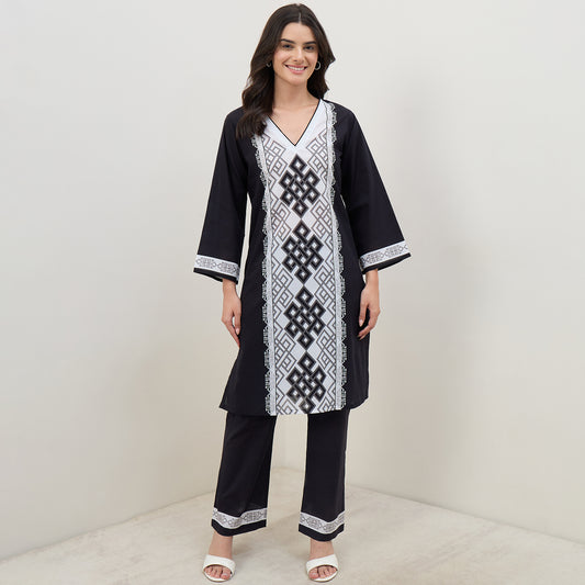 Black and White Geometric Knot Printed Co-Ord Set