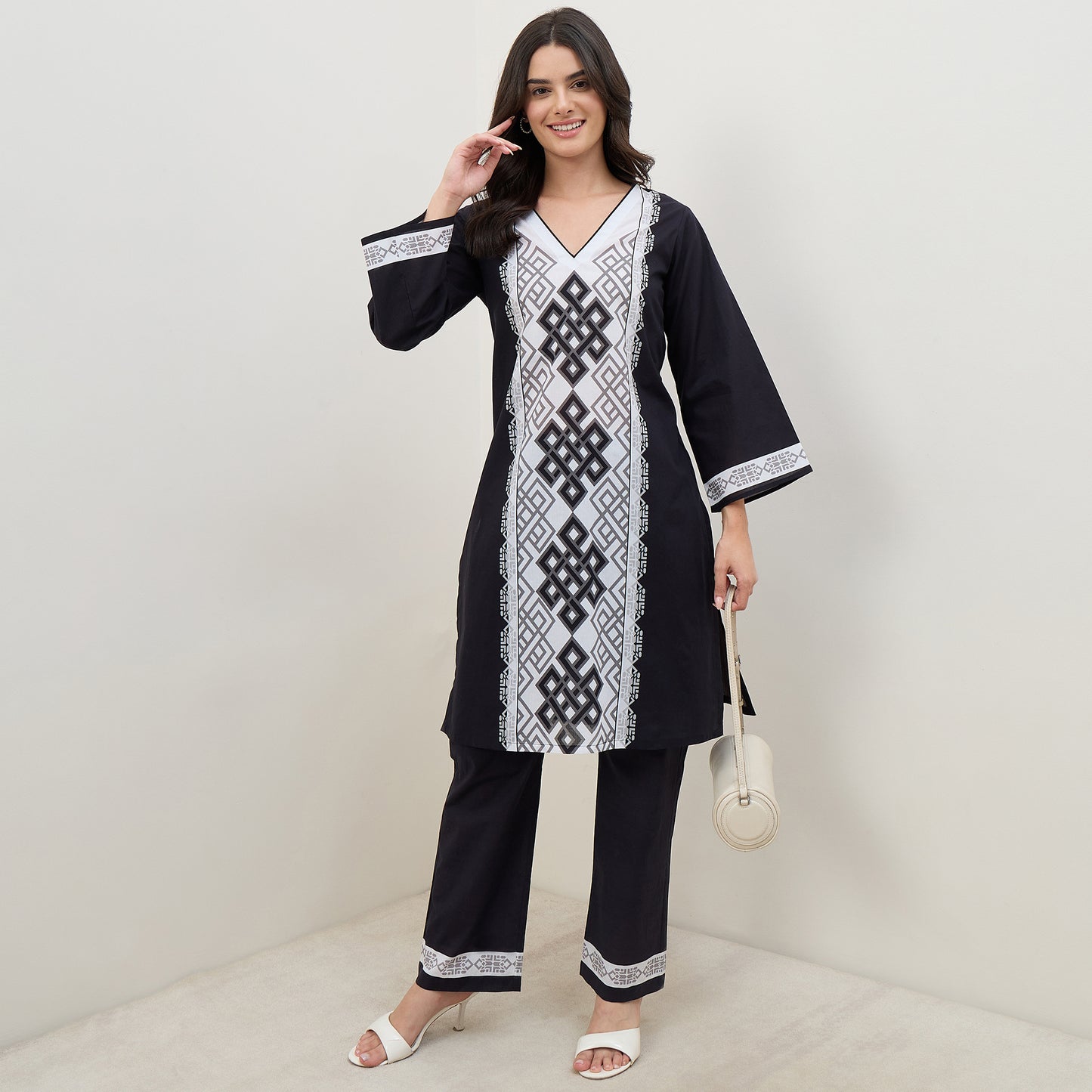 Black and White Geometric Knot Printed Co-Ord Set