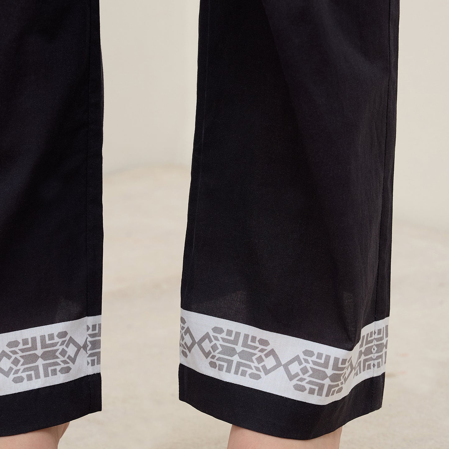 Black and White Geometric Knot Printed Co-Ord Set