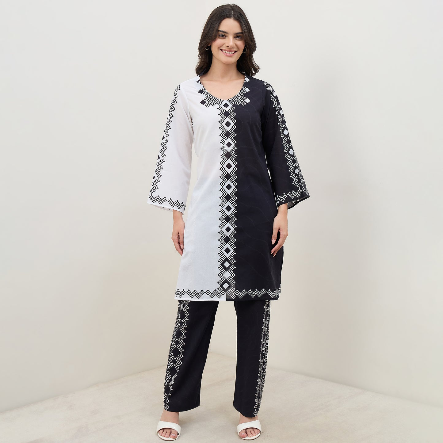 Black and White Symmetric Mosaic Printed Co-Ord Set