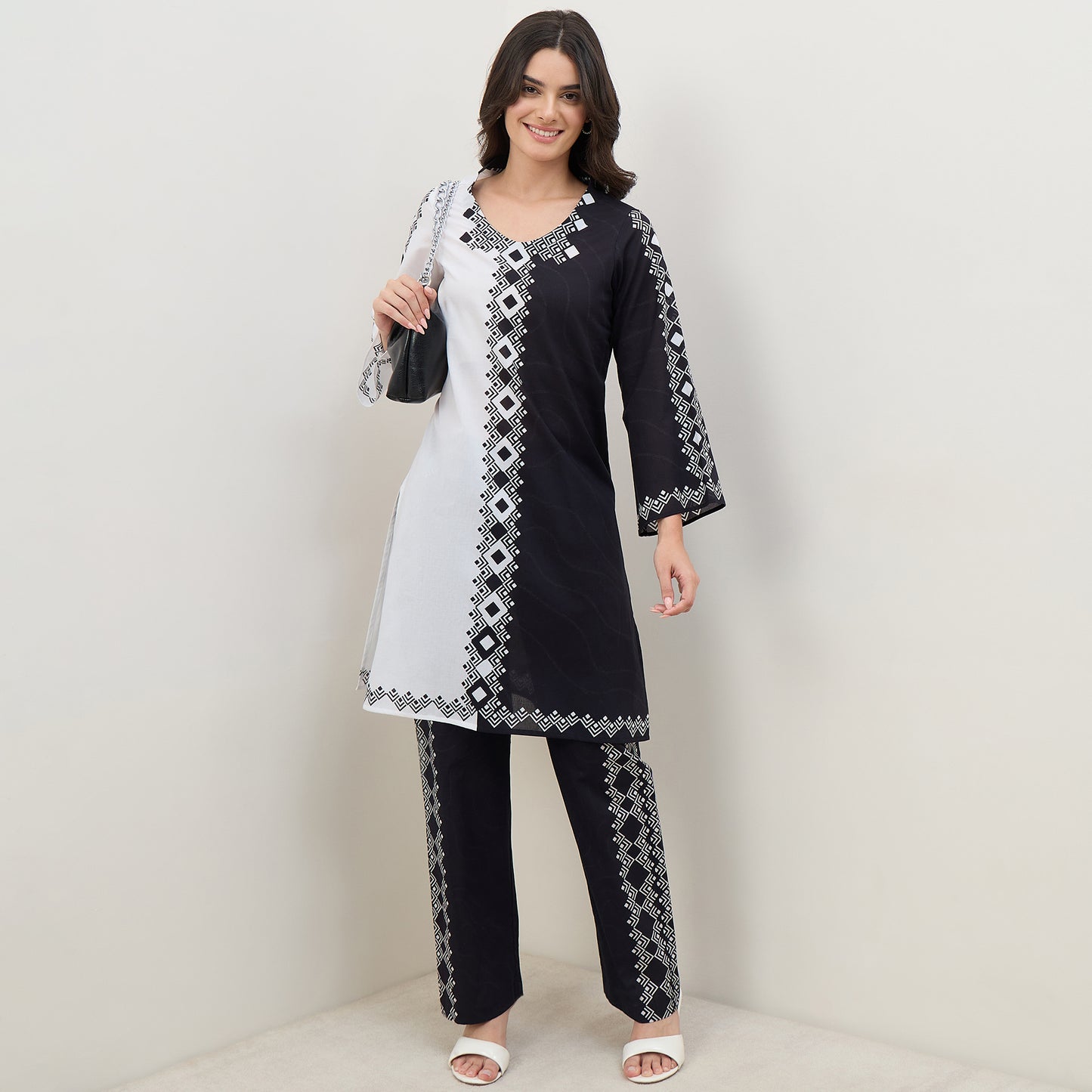 Black and White Symmetric Mosaic Printed Co-Ord Set