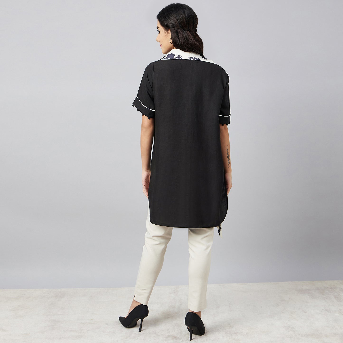 Black and Ivory Linen Top with Belt