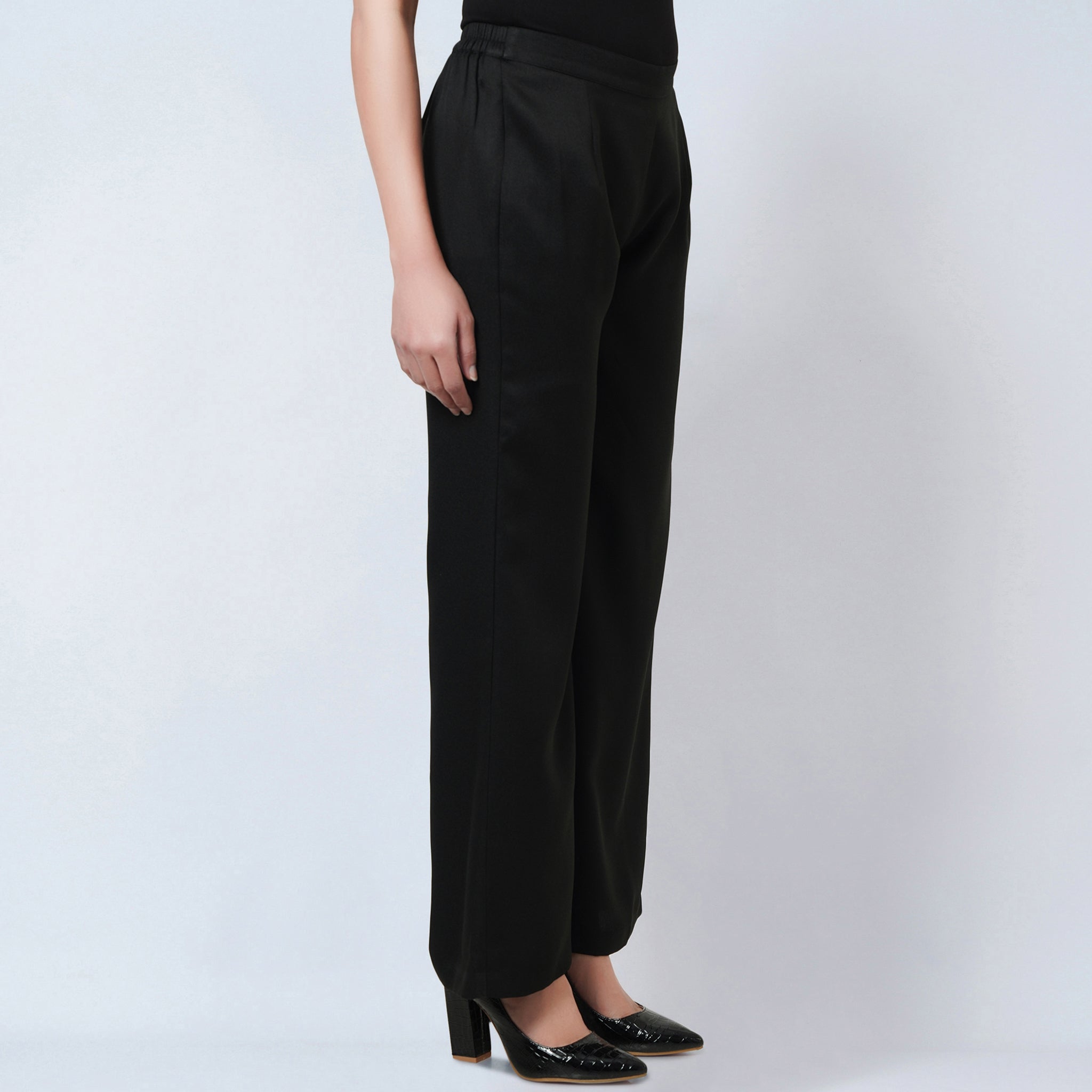 Amazon.com: ave. Women's Varick Six Pocket Midrise Straight Leg Scrub Pant  in Black, 3X-Large : Clothing, Shoes & Jewelry